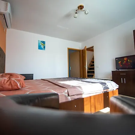 Casa Dumitrescu Navodari