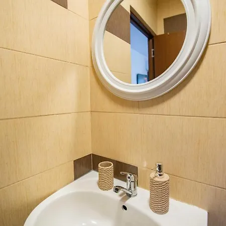 Casa Dumitrescu 3* ナボダリ